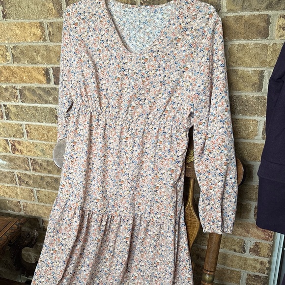 SHEIN Dresses & Skirts - SHEIN Peach Floral Tiered Dress with Blue Accents